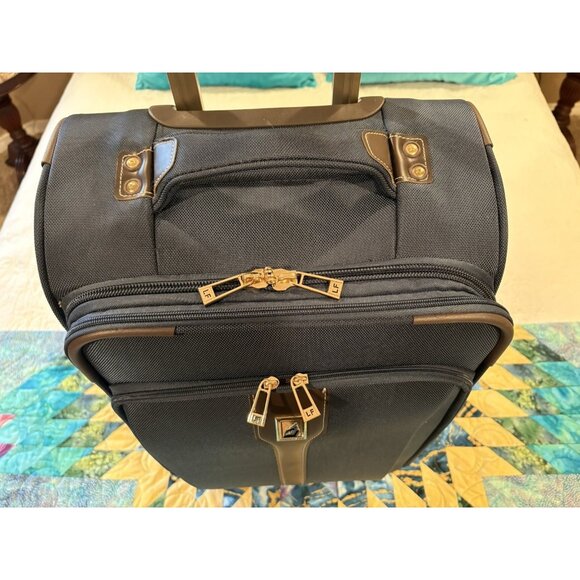 London Fog Buckingham Wheeled Garment Bag London Fog Luggage Carry On Wheeled Rolling Spinner Expandable Suitcase Bag GUC